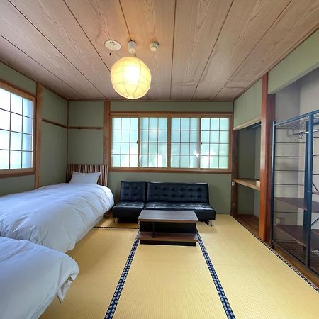 Hotel A Short Walk To Akakura Onsen Ski Lift And Town By Japow House Myoko Exterior foto