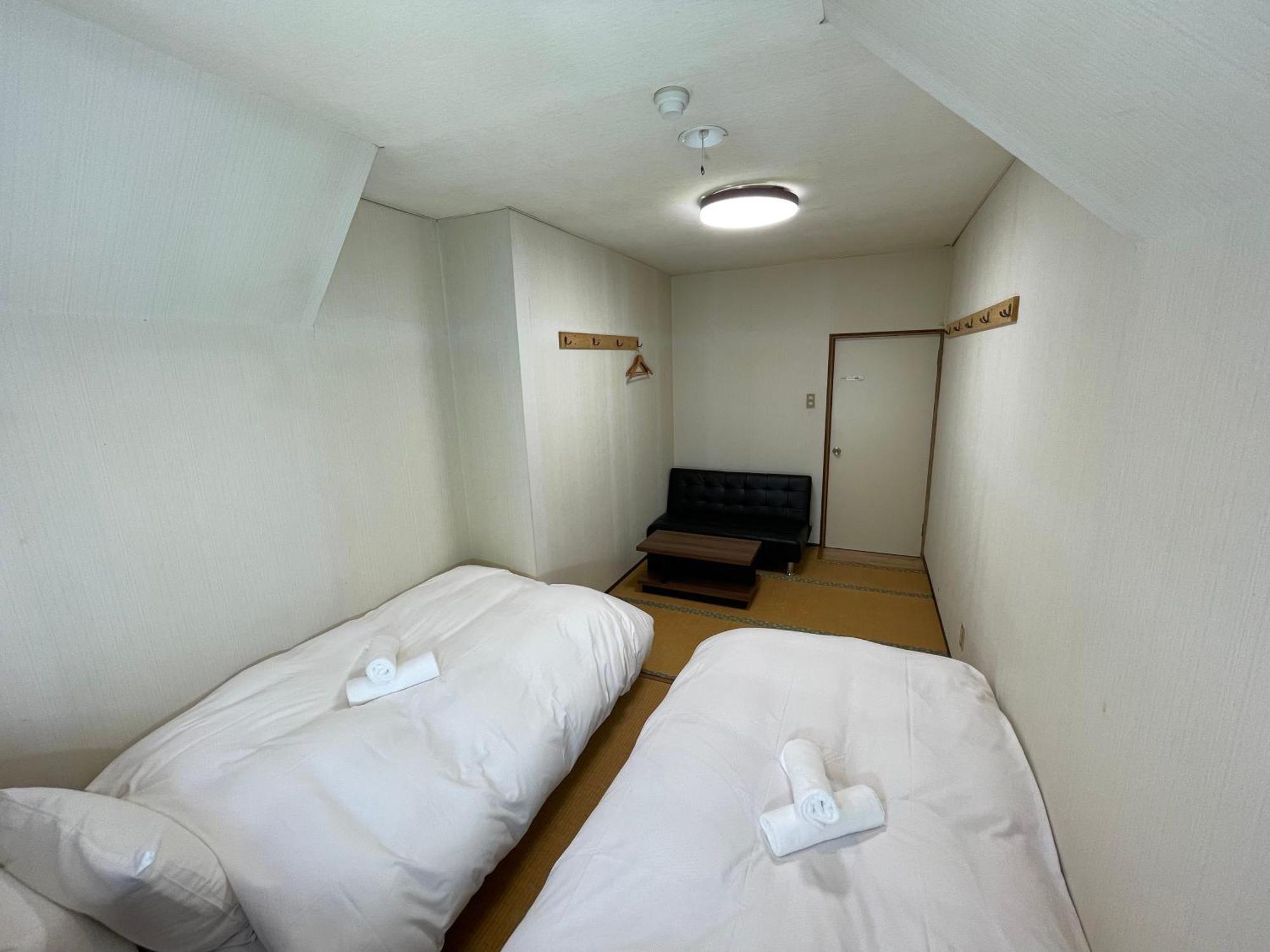 Hotel A Short Walk To Akakura Onsen Ski Lift And Town By Japow House Myoko Exterior foto